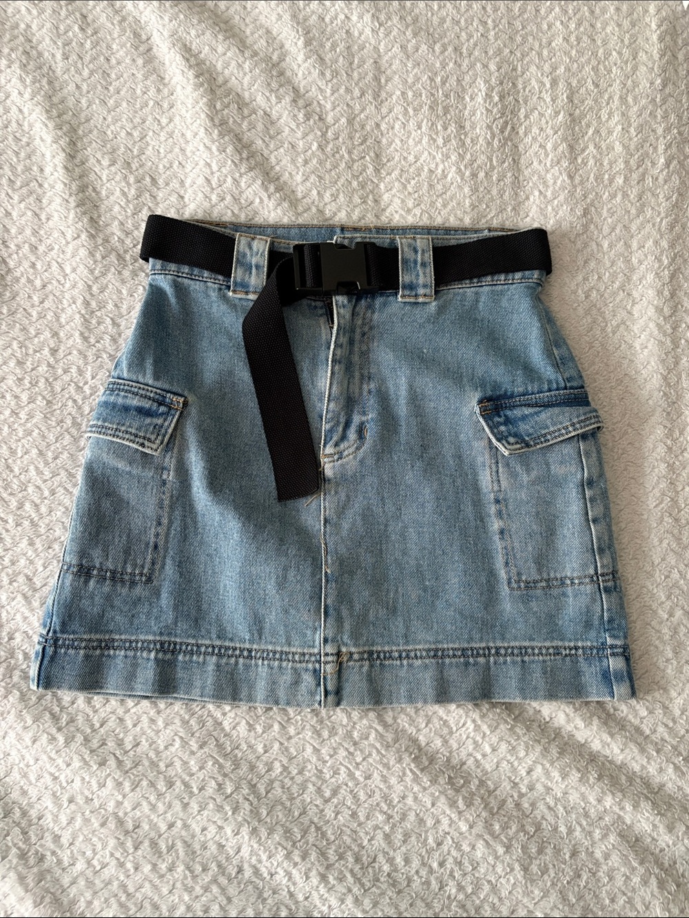 NWOT PACSUN Classic Light Blue Cargo Utility Denim Mini Skirt with Black Belt